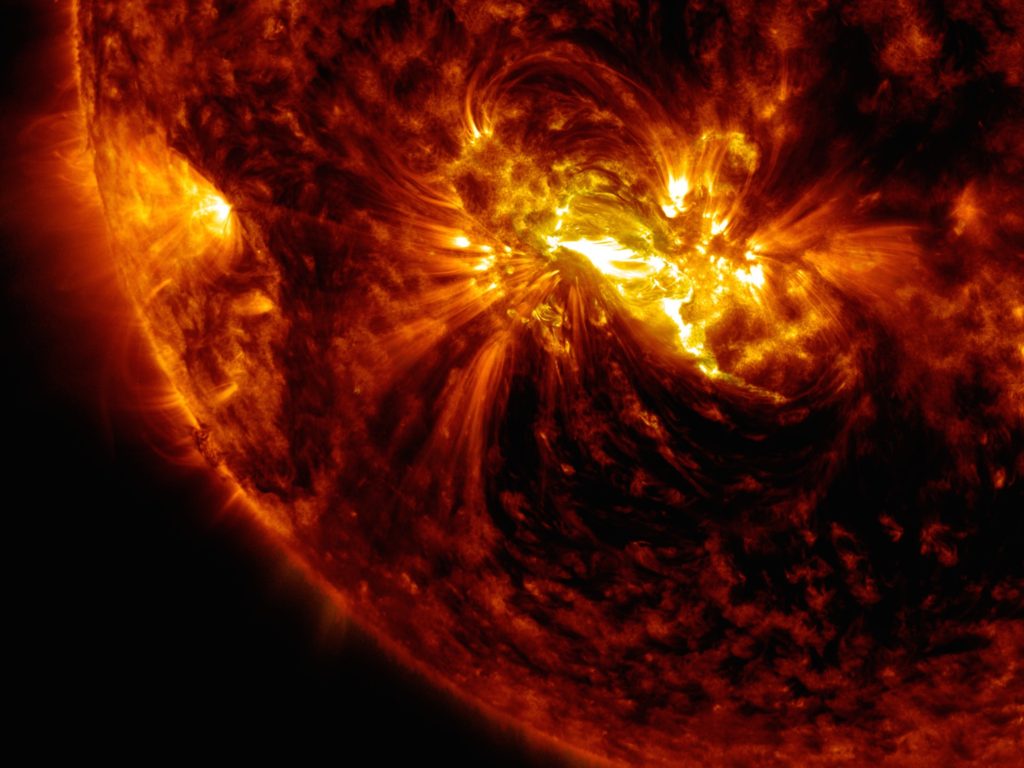 nasa-oct_21_mflare_304-171-soft_crop
